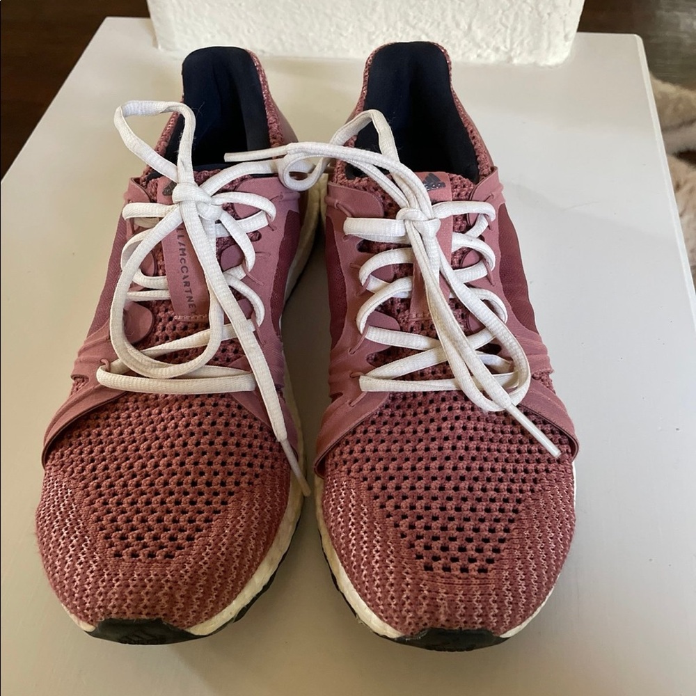 Adidas shoes in size 7.5